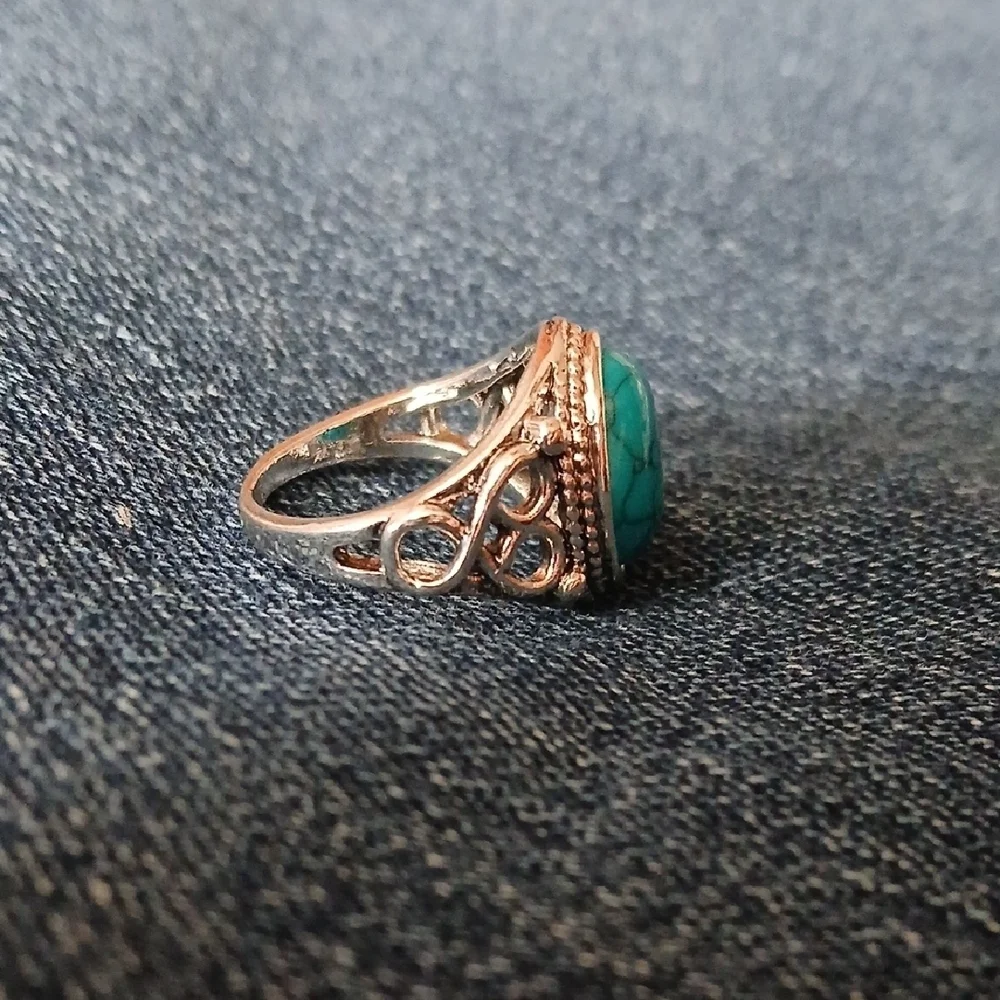 Blue and Silver Turquoise Ring with Classic Design